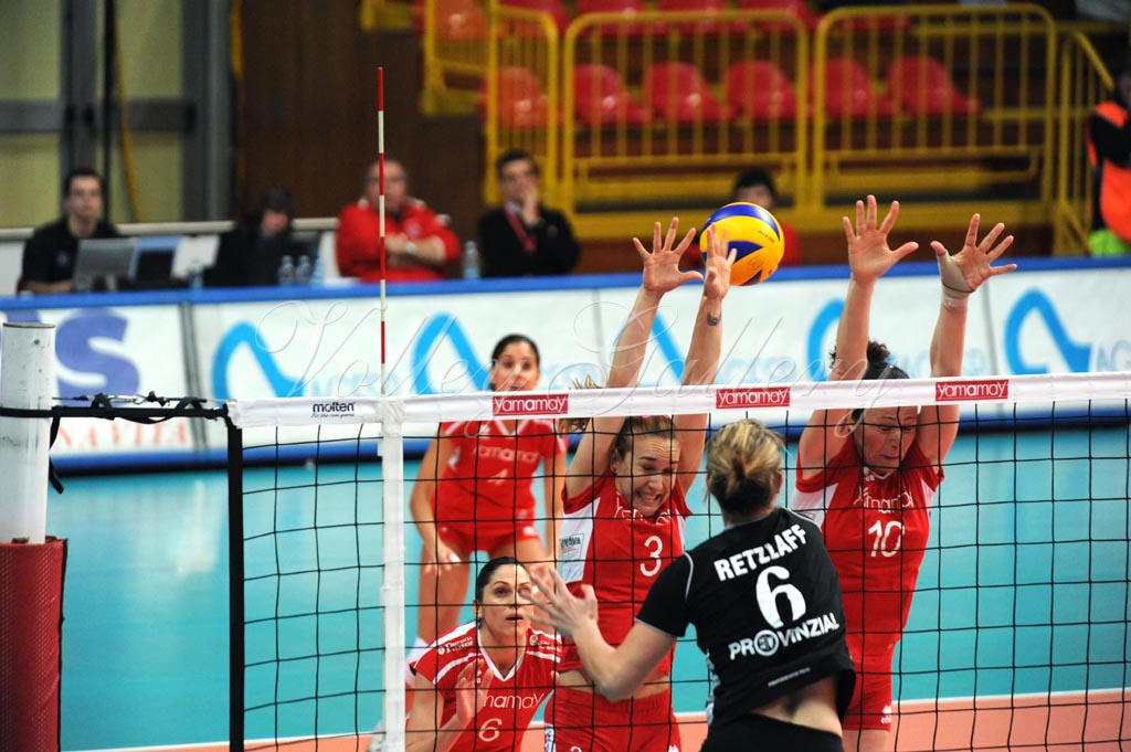 Yamamay Schweriner (29)